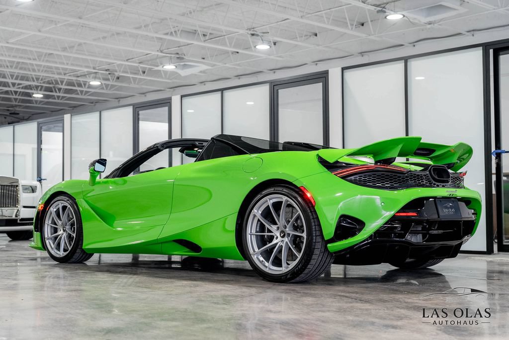 Used 2026 McLaren 750S Spider RWD image 31