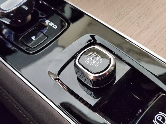 New 2026 Volvo XC90 B5 Core AWD/4WD image 21