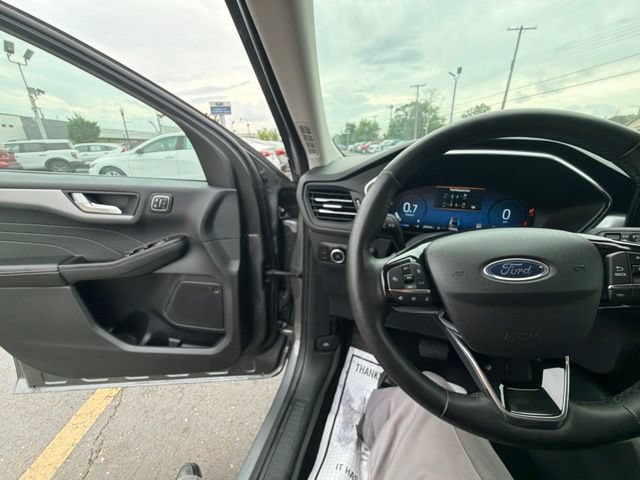 Certified 2025 Ford Escape Platinum AWD/4WD image 36