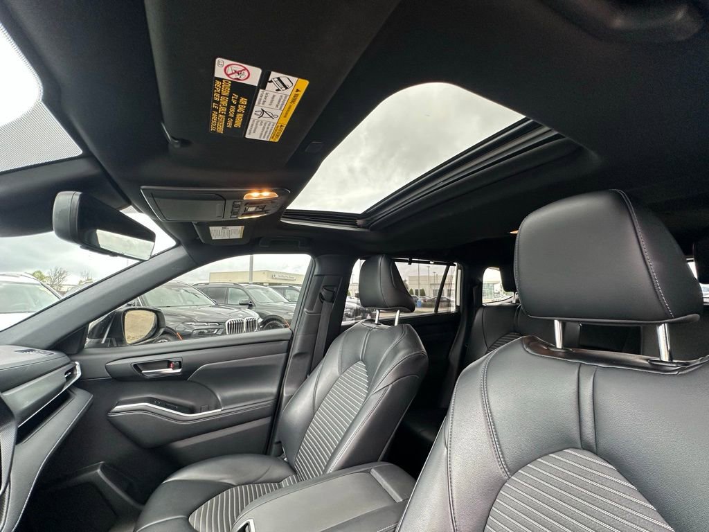 Used 2021 Toyota Highlander XSE image 18