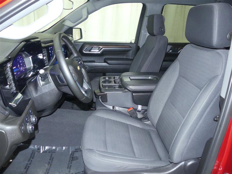 Used 2024 Chevrolet Silverado 1500 LT image 23