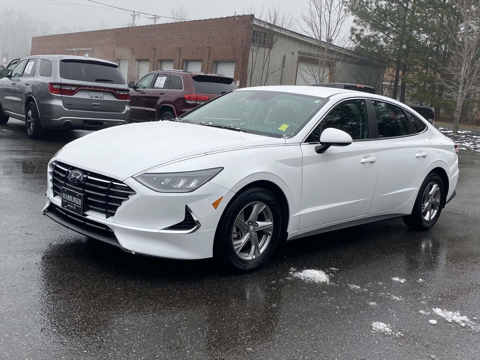 Used 2021 Hyundai Sonata SE w/ Preferred Accessory Package image 3