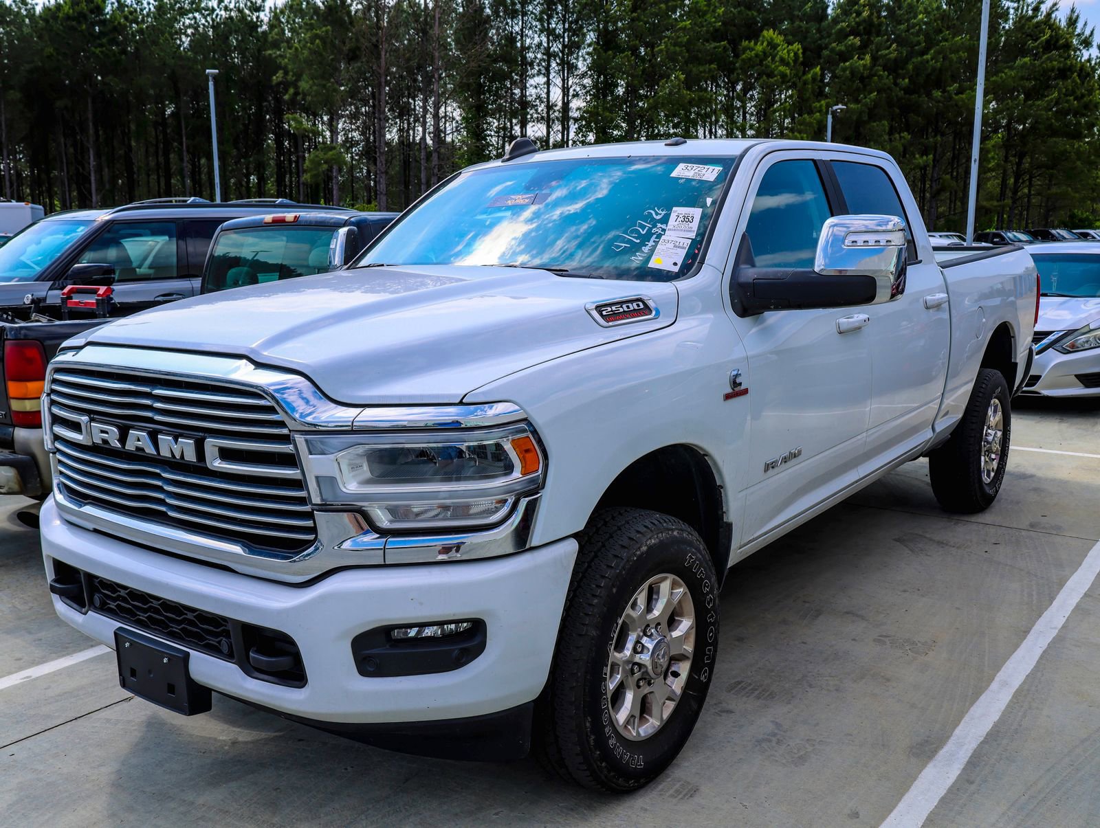 Used 2024 RAM 2500 Laramie AWD/4WD image 1