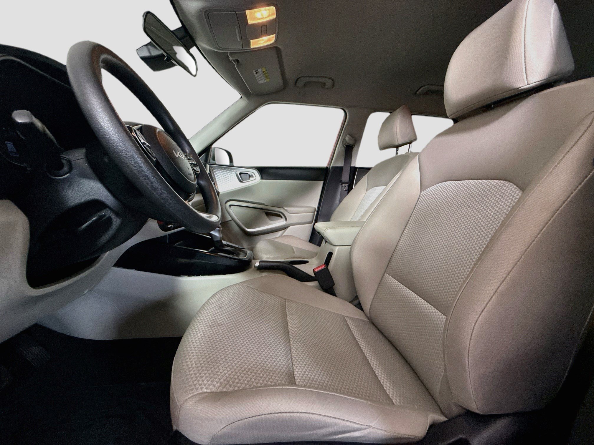 Used 2023 Kia Soul LX w/ LX Technology Package FWD image 21