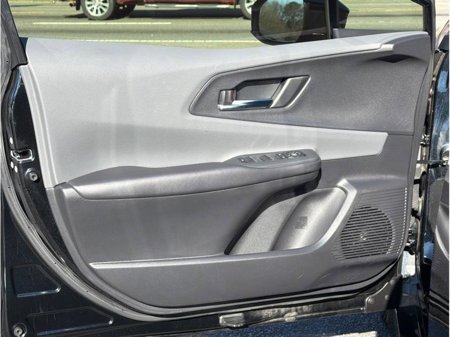 Used 2024 Toyota Prius XLE image 8