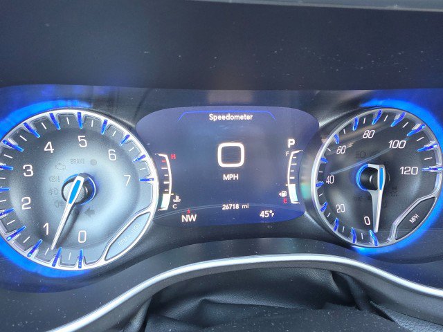 Used 2024 Chrysler Pacifica Touring-L FWD image 37
