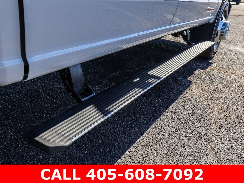 Used 2026 Ford F350 Platinum AWD/4WD image 13