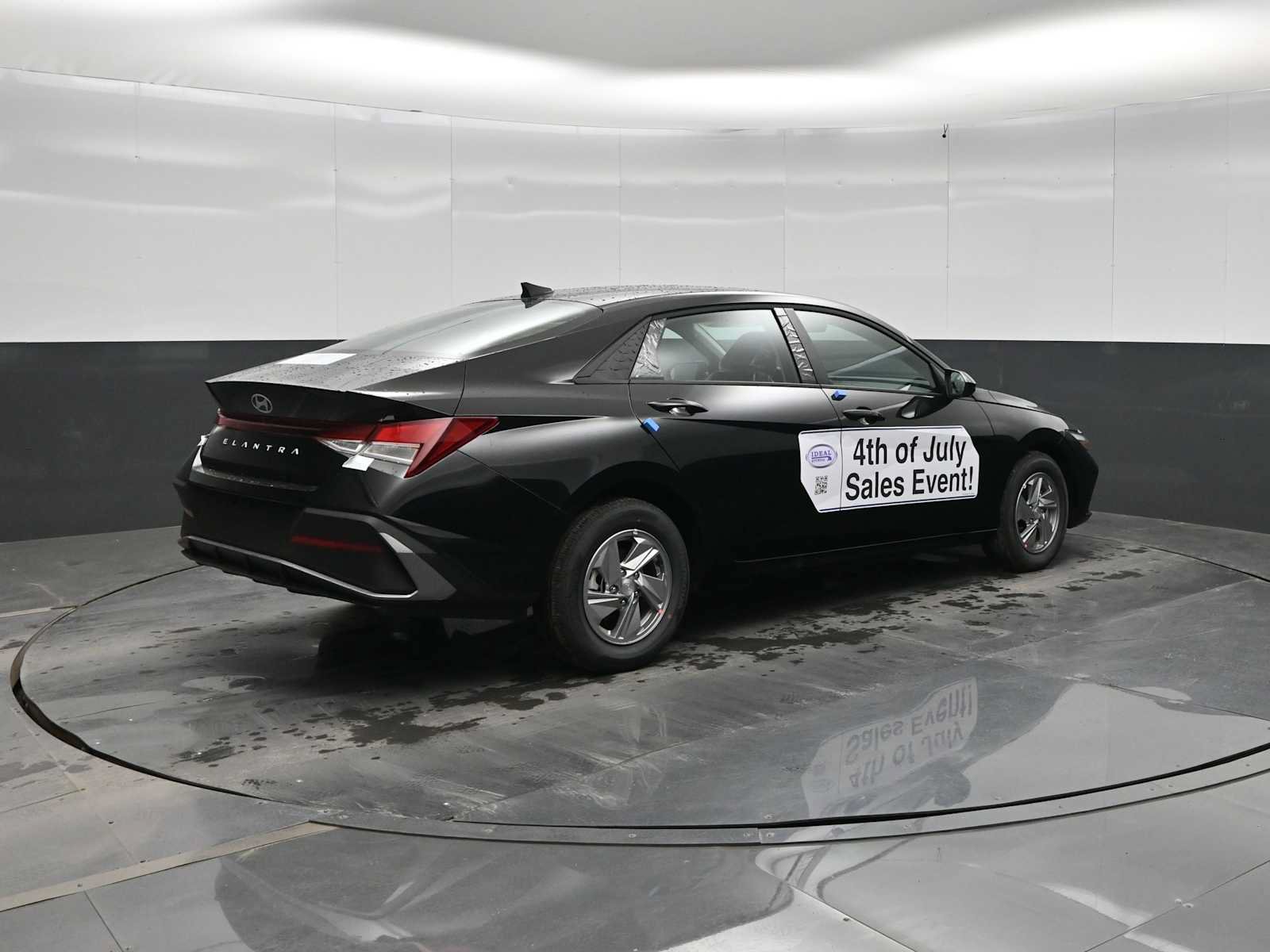 New 2026 Hyundai Elantra SE FWD image 7