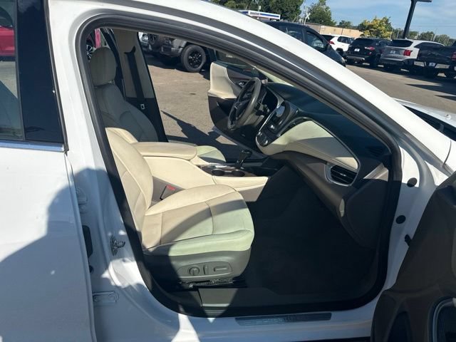 Used 2020 Chevrolet Malibu Premier FWD image 13