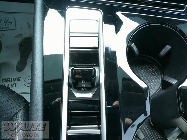 Used 2024 Volkswagen Atlas SE image 19