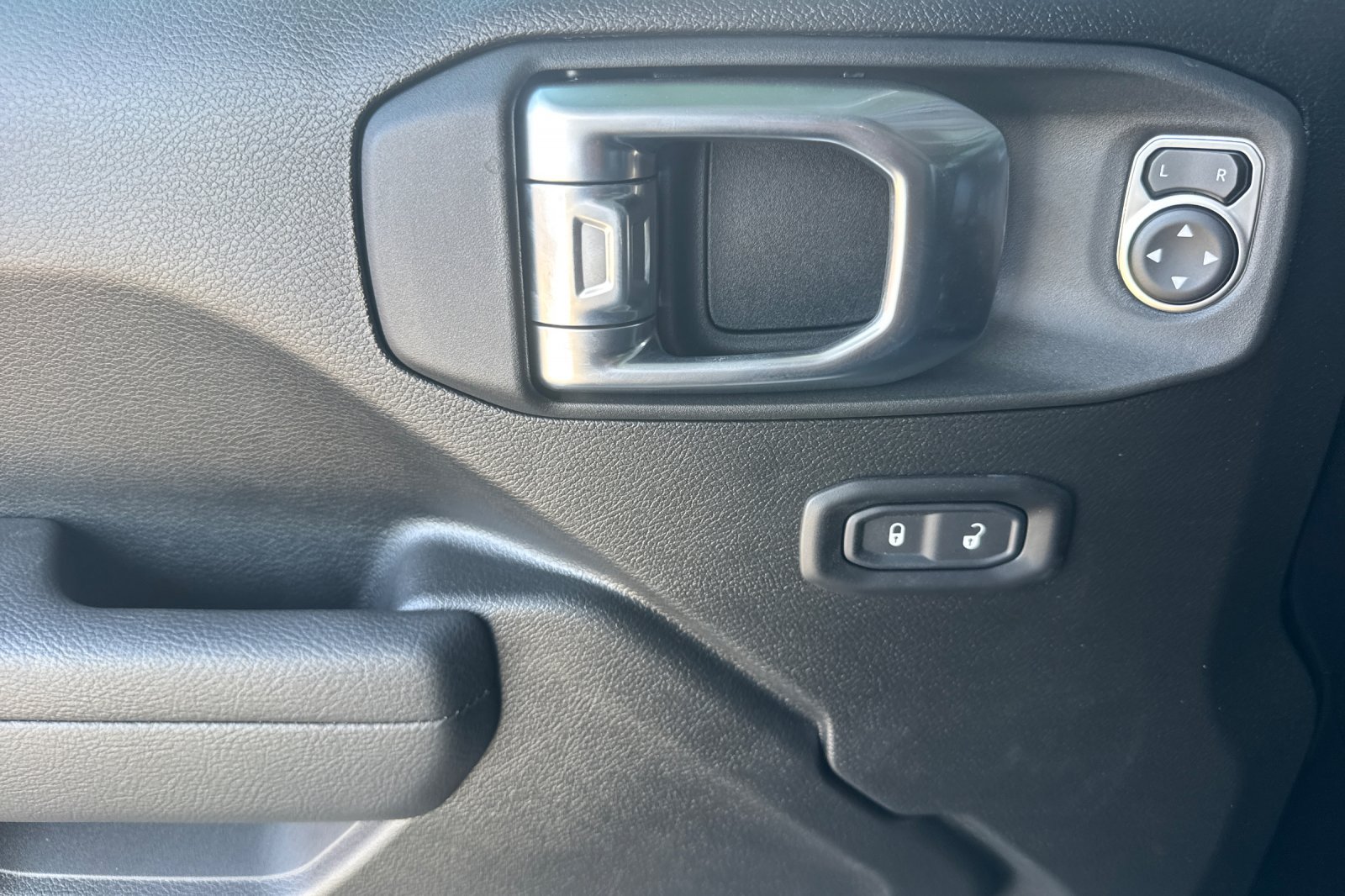 New 2026 Jeep Wrangler Unlimited Sport AWD/4WD image 10