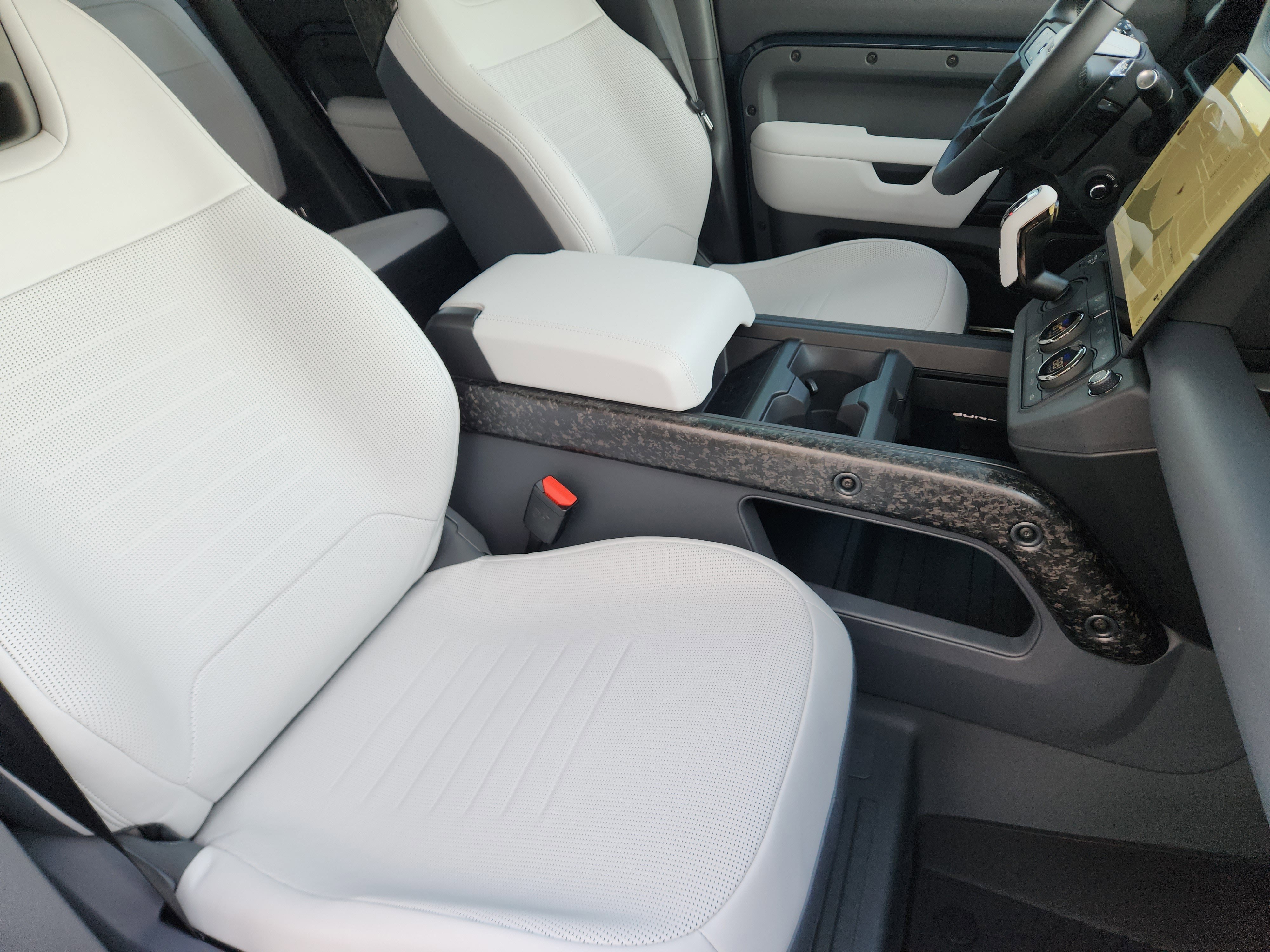 New 2026 Land Rover Defender 110 OCTA image 14