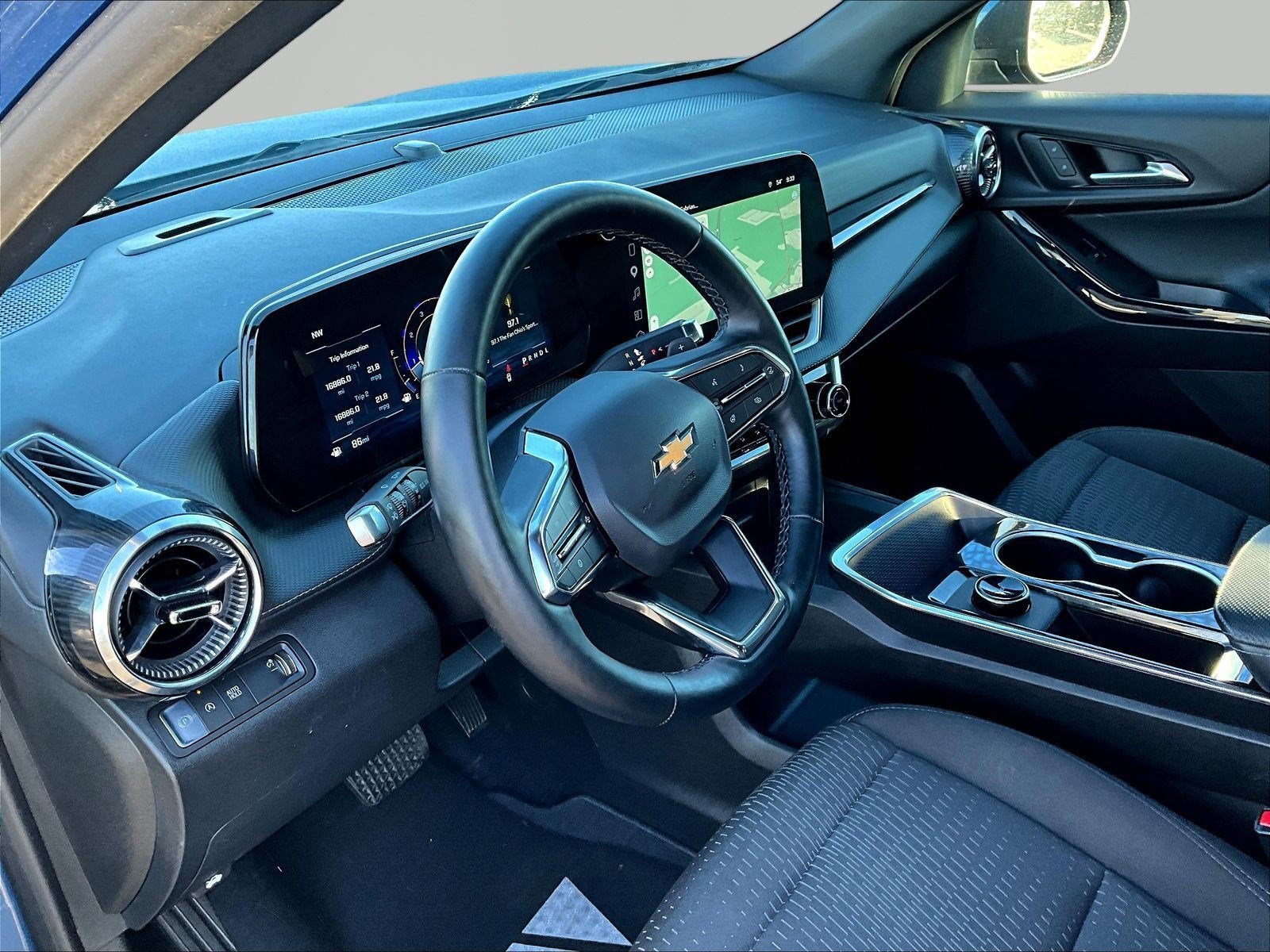 Used 2026 Chevrolet Equinox LT w/ LPO, Floor Liner Package FWD image 17