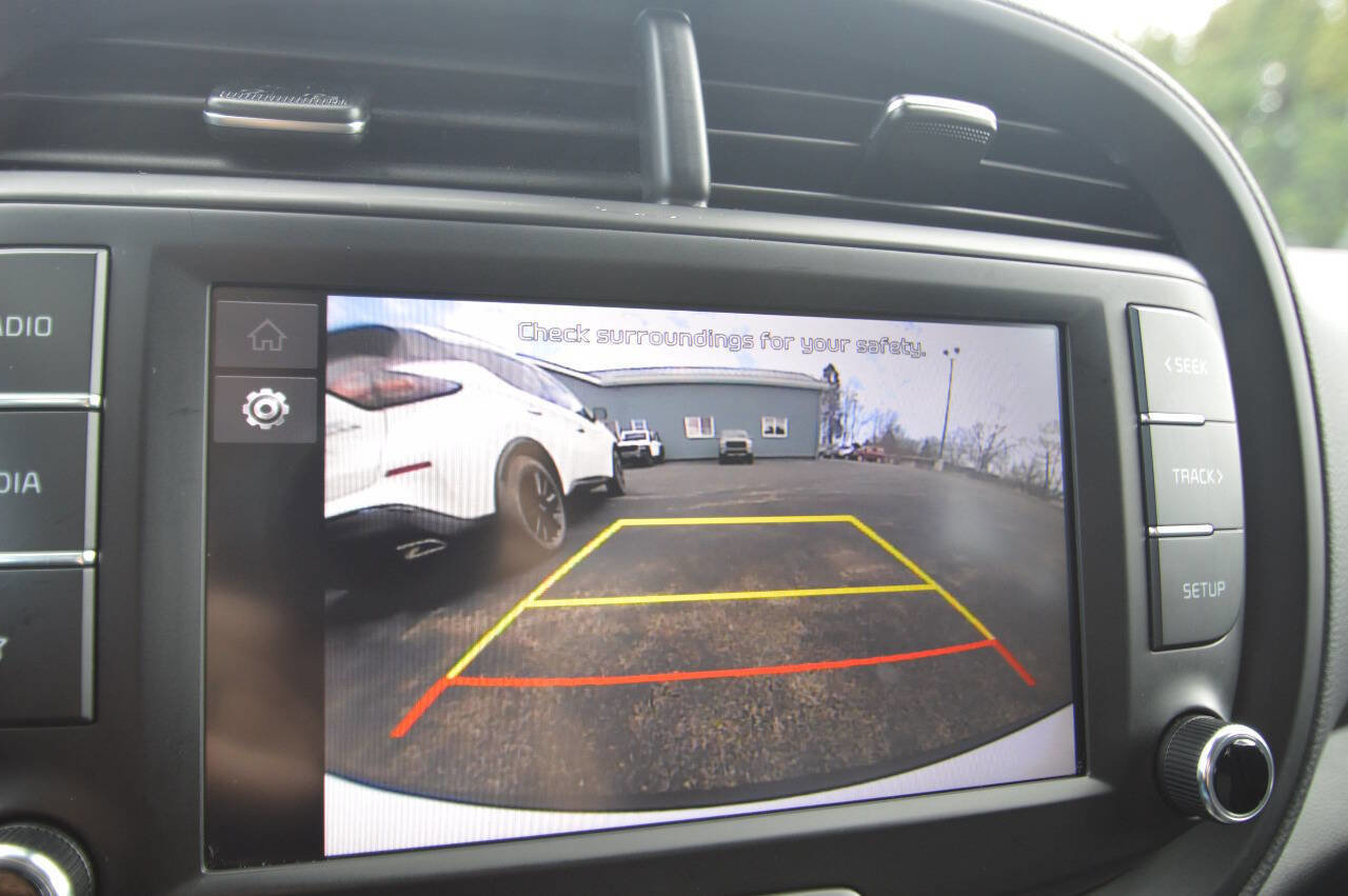 Used 2025 Kia Soul LX image 27