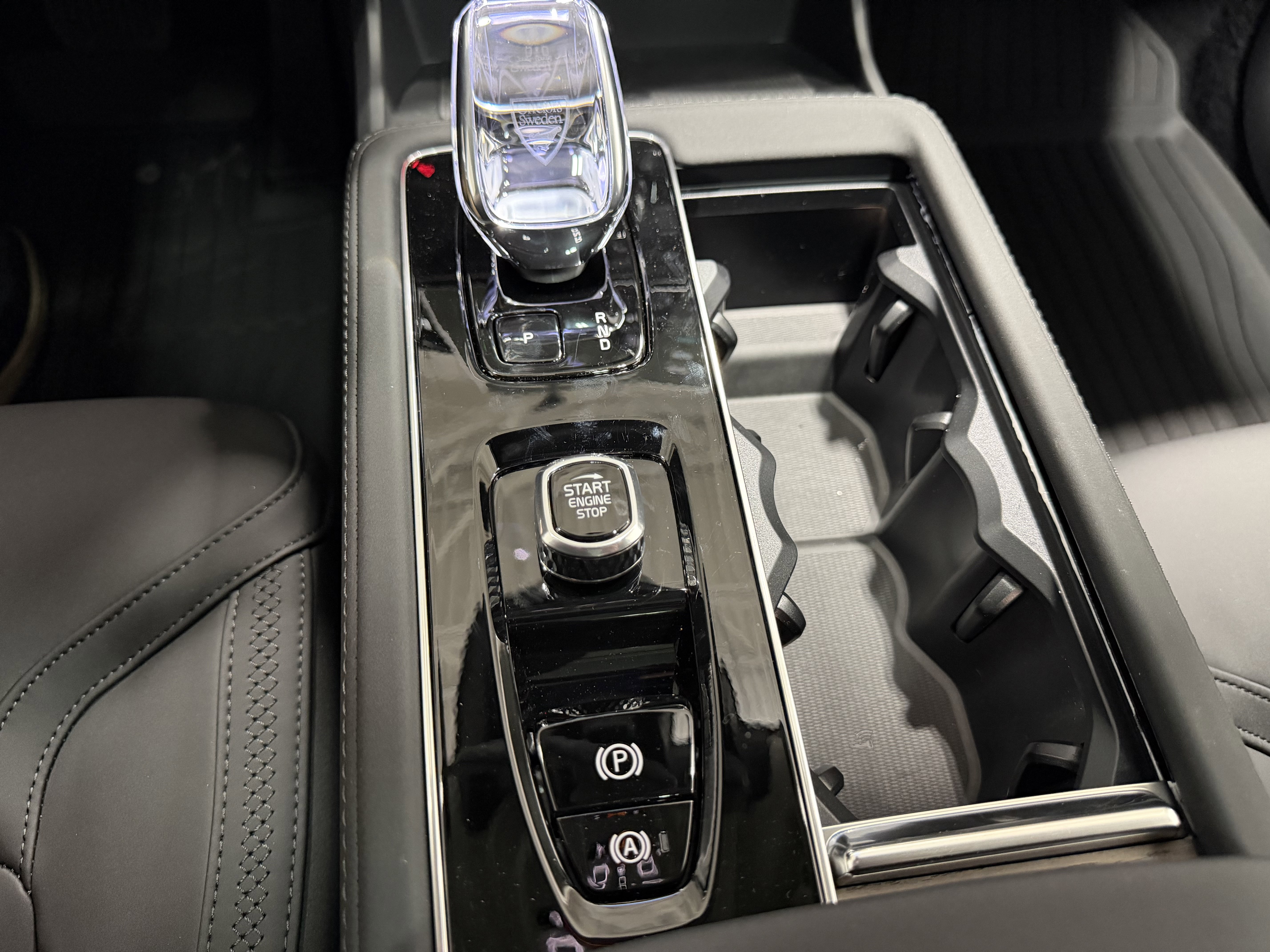 New 2026 Volvo XC90 B6 Plus w/ Protection Package Premier AWD/4WD image 19