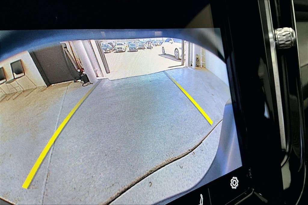 Used 2023 Volvo XC40 B5 Ultimate w/ Protection Package Premier image 30