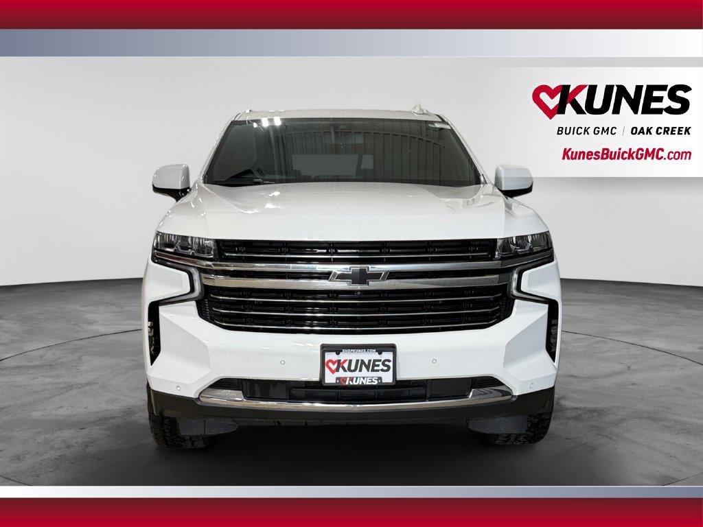 Used 2022 Chevrolet Suburban LT w/ Luxury Package AWD/4WD image 3