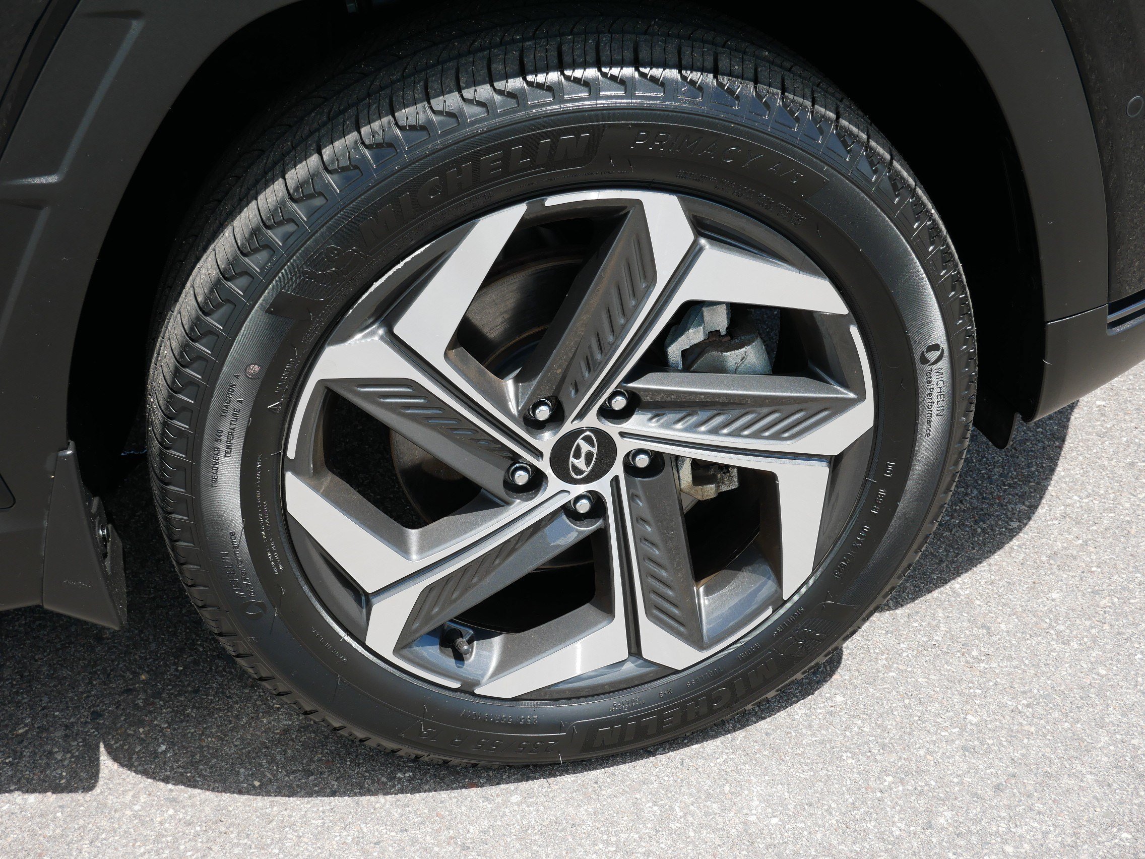 Certified 2024 Hyundai Tucson Limited AWD/4WD image 15