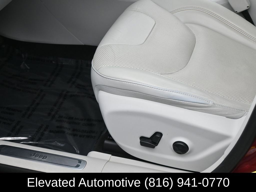 Used 2019 Jeep Cherokee Limited w/ Technology Group image 15