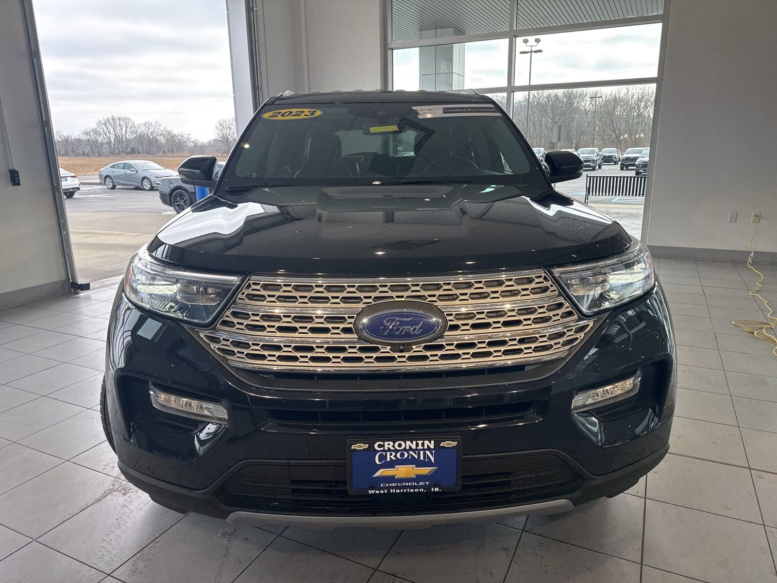 Used 2023 Ford Explorer Limited w/ Equipment Group 301A image 2