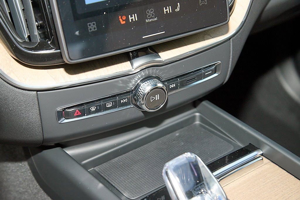 New 2026 Volvo XC60 B5 Plus w/ Protection Package Premier image 16