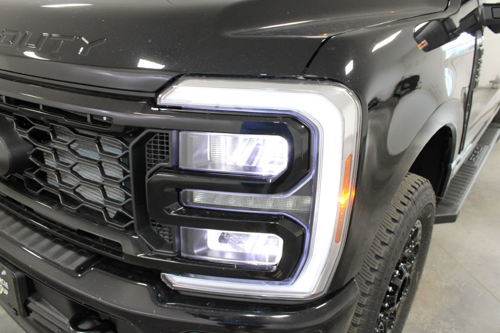 New 2026 Ford F250 Lariat w/ Black Appearance Package AWD/4WD image 12