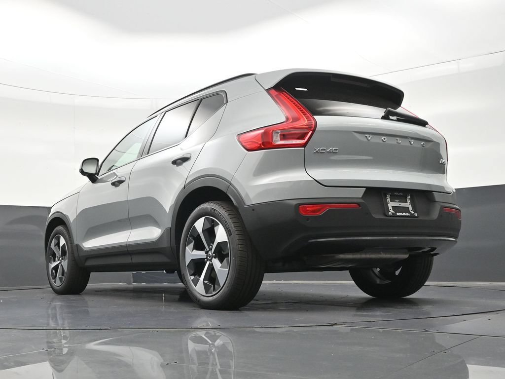 New 2026 Volvo XC40 B5 Plus w/ Protection Package Premier AWD/4WD image 25