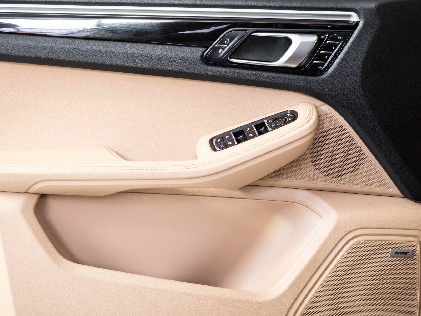 Used 2019 Porsche Macan AWD/4WD image 7