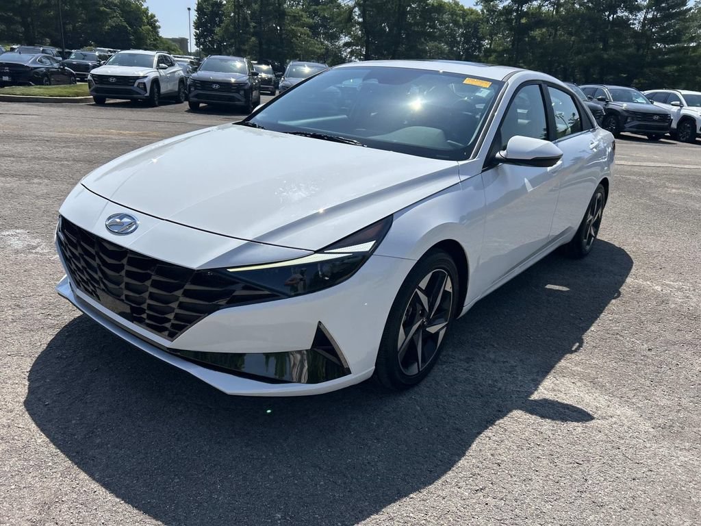 Certified 2023 Hyundai Elantra Limited FWD image 3