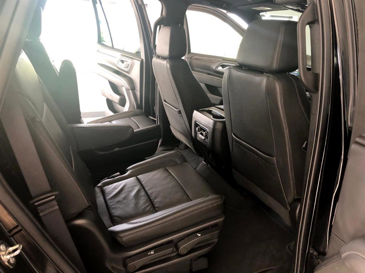 Used 2022 Chevrolet Tahoe LT w/ LT Signature Plus Package image 16