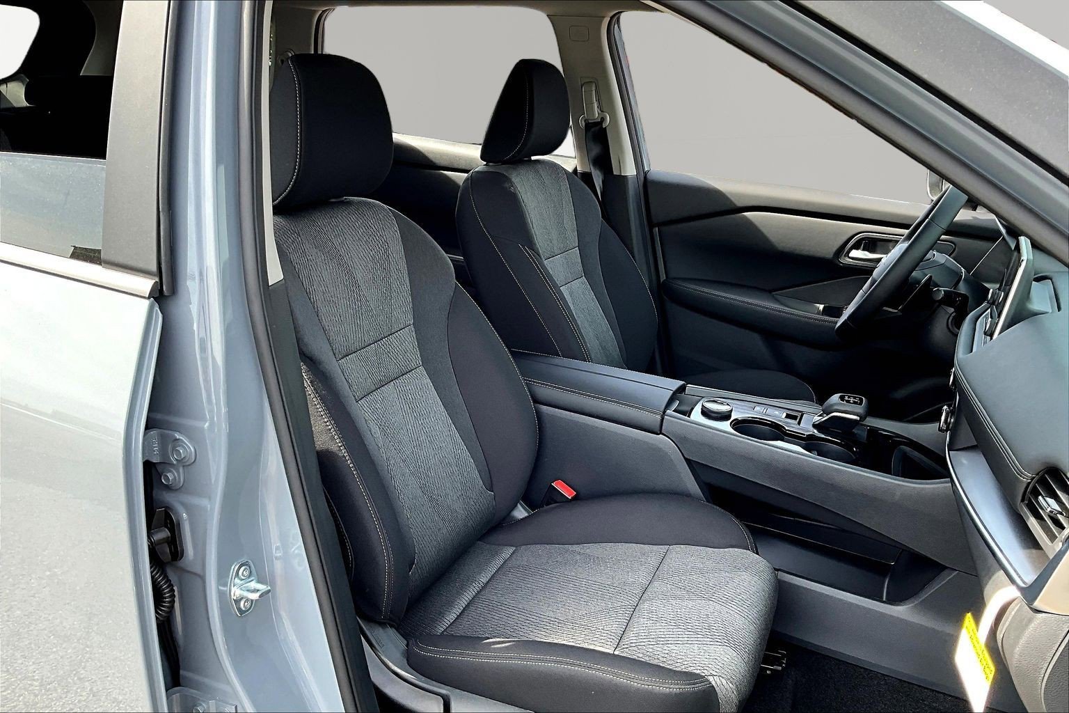 New 2026 Nissan Rogue SV AWD/4WD image 18