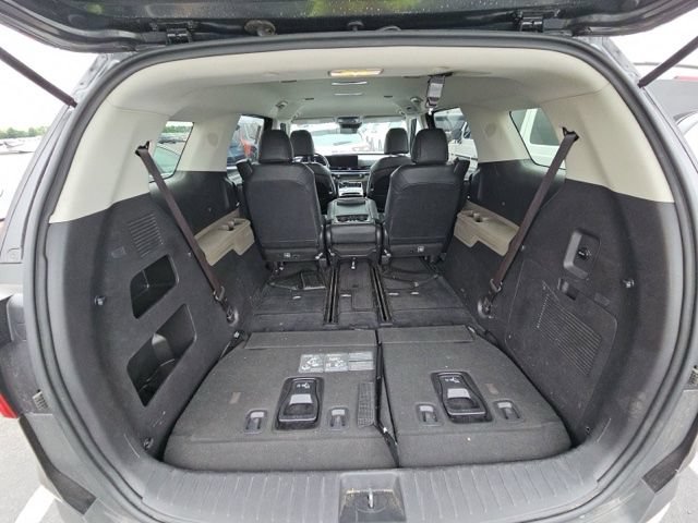 Used 2025 Kia Carnival FWD image 15