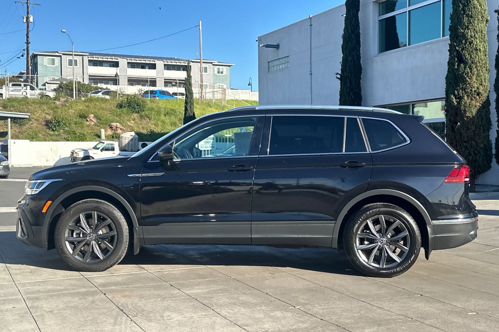 Used 2022 Volkswagen Tiguan SE image 8