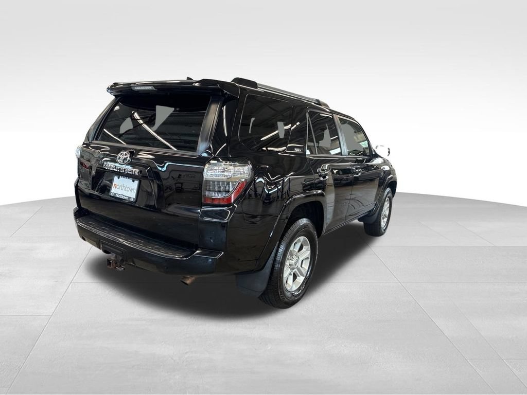 Used 2021 Toyota 4Runner SR5 AWD/4WD image 29