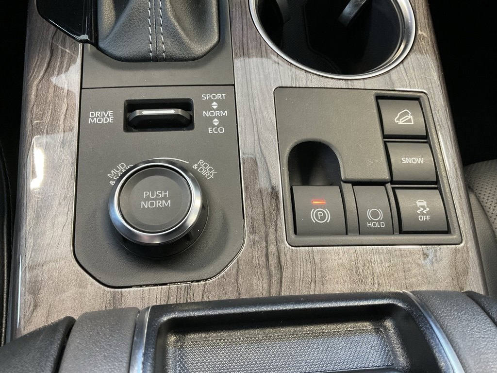 Used 2024 Toyota Highlander Platinum image 17