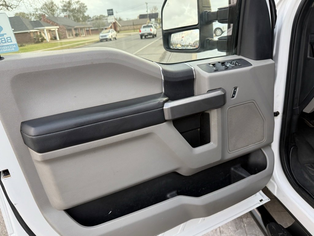 Used 2019 Ford F250 XLT w/ XLT Value Package image 8