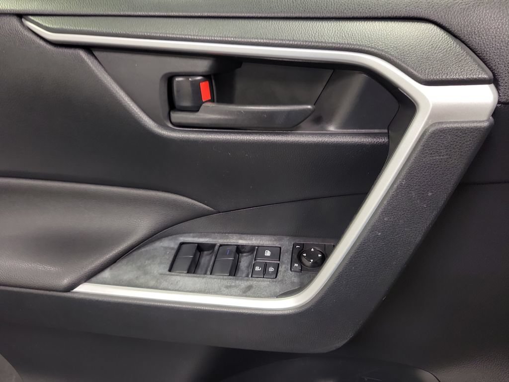 Used 2019 Toyota RAV4 LE w/ All Weather Liner Package AWD/4WD image 29