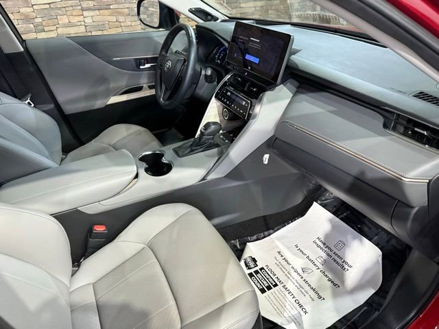 Used 2024 Toyota Venza Limited AWD/4WD image 30