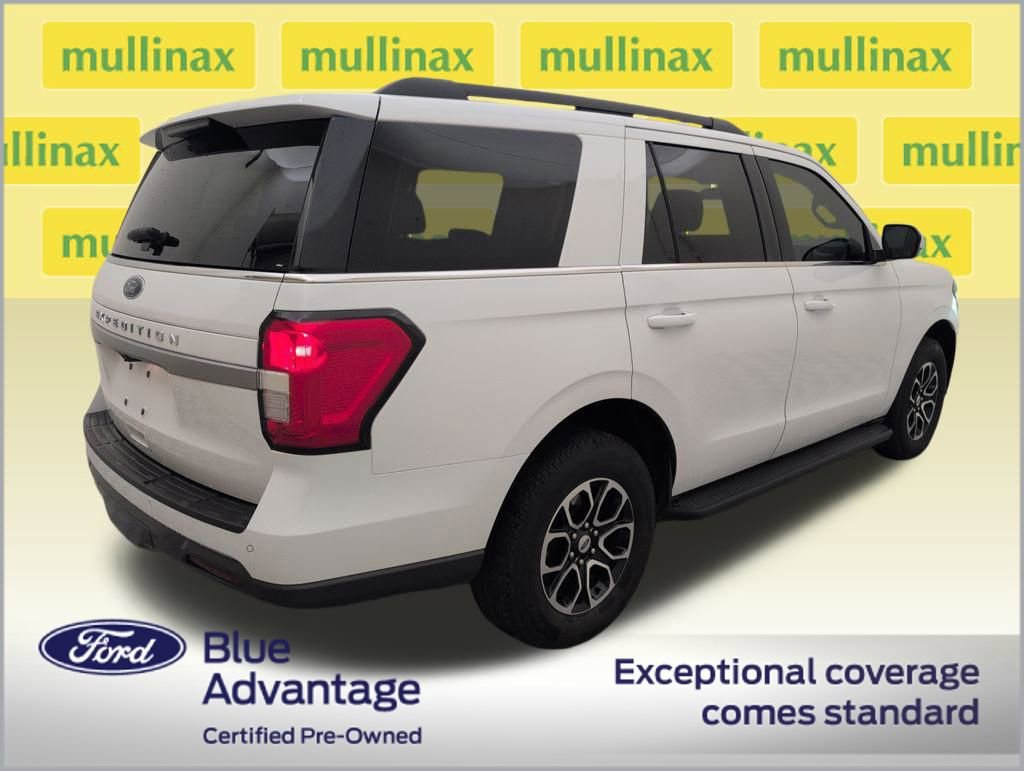 Certified 2023 Ford Expedition XLT image 3