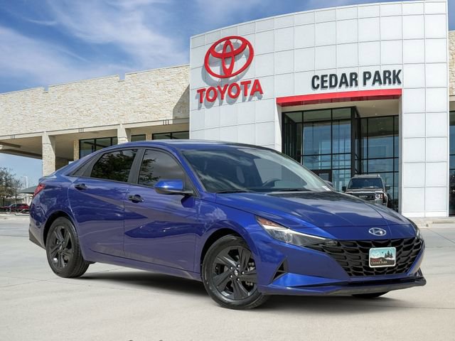 Used 2023 Hyundai Elantra SEL image 1