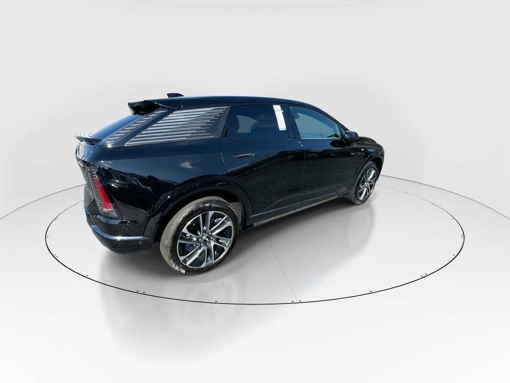 Used 2025 Cadillac Optiq Sport 2 image 8