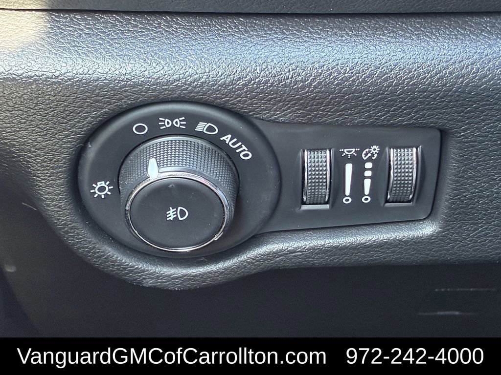 Used 2025 Chrysler Pacifica Select image 22