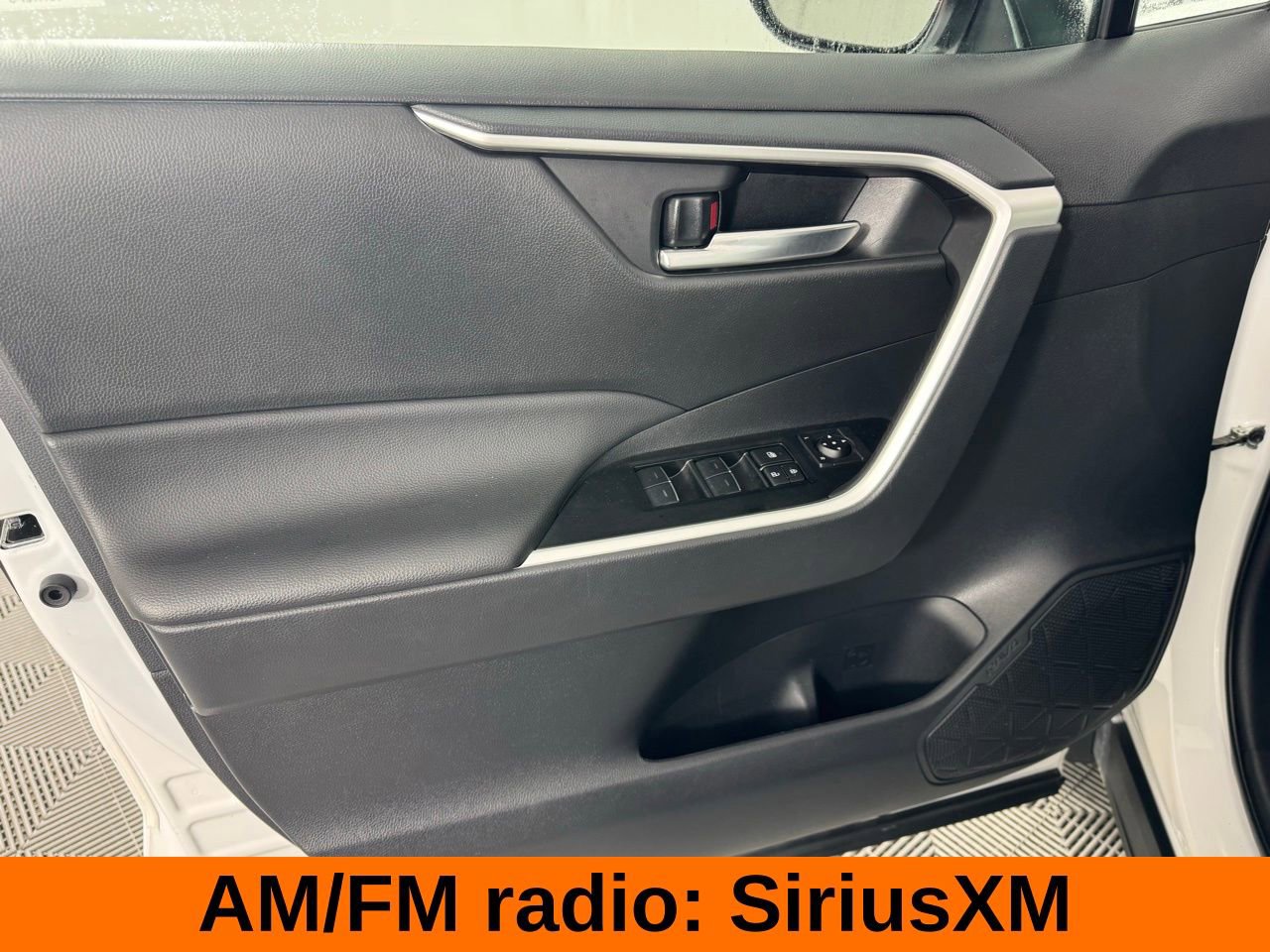 Used 2025 Toyota RAV4 XLE image 10