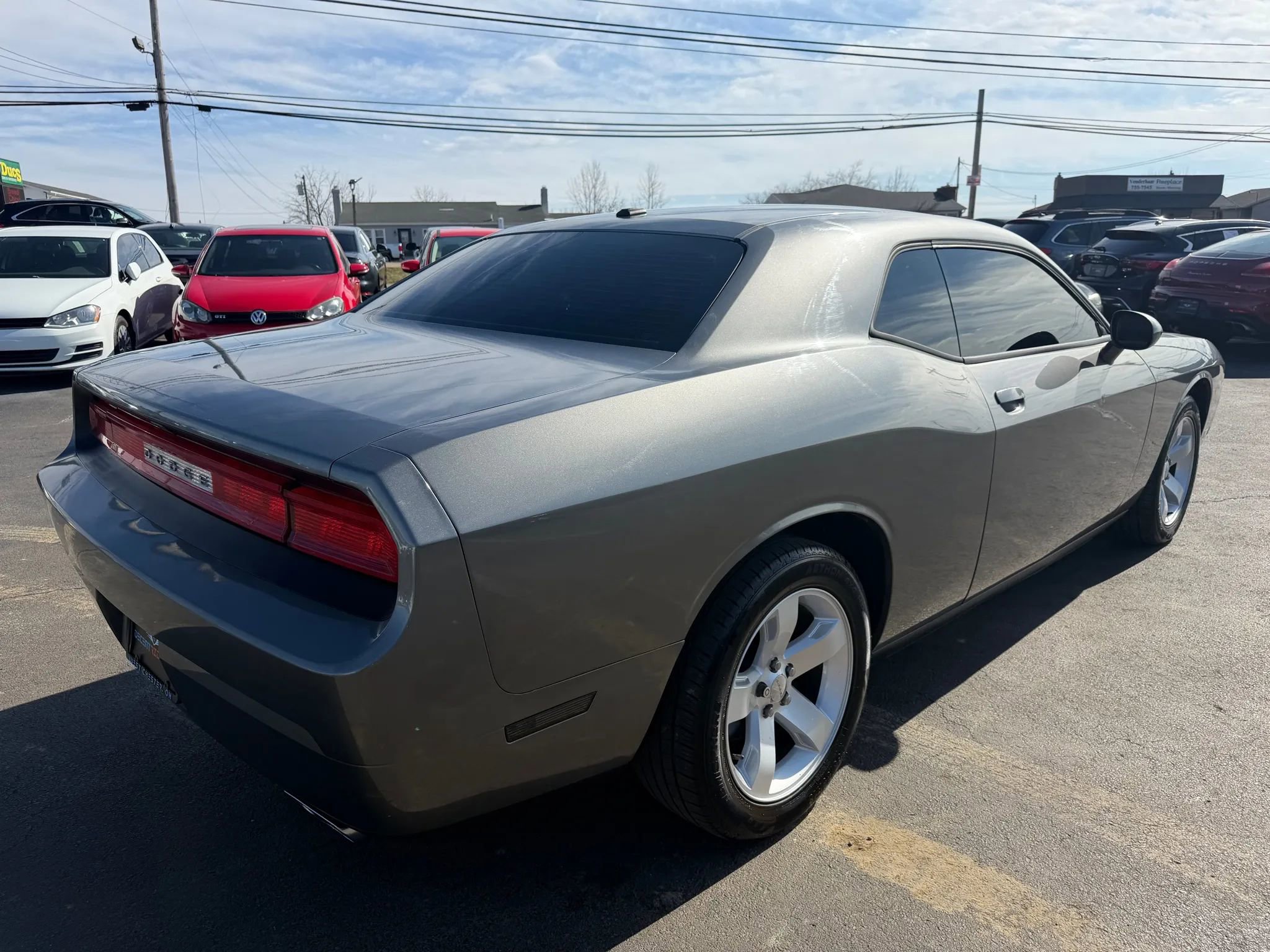 Used 2011 Dodge Challenger image 3