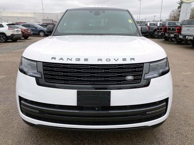 Used 2025 Land Rover Range Rover SE image 9