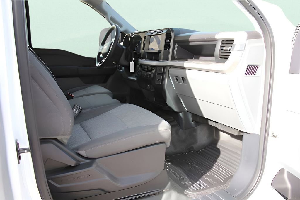 Used 2018 Ford F250 XL w/ Power Equipment Group image 41