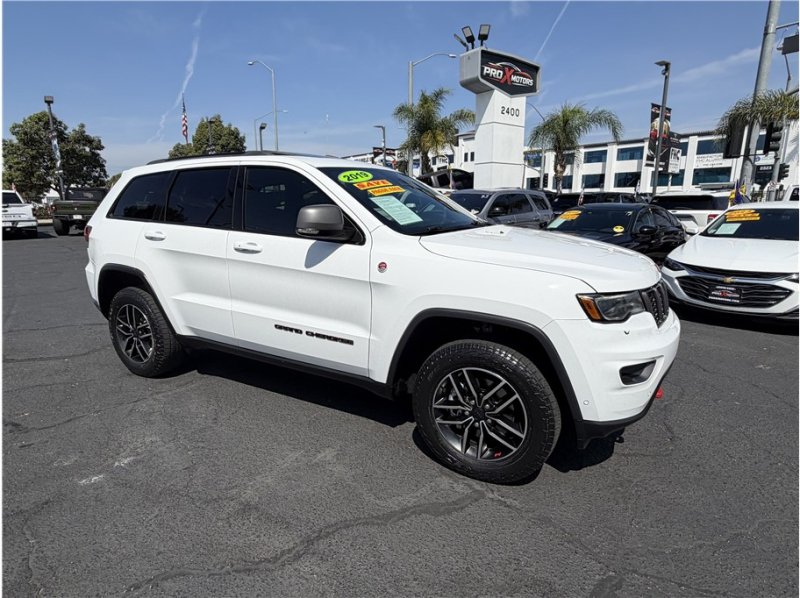 Used 2019 Jeep Grand Cherokee Trailhawk w/ Trailhawk Luxury Group AWD/4WD image 56