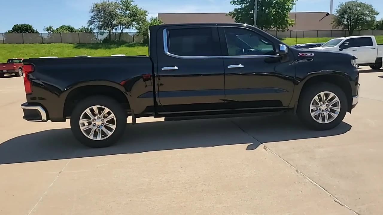 Used 2022 Chevrolet Silverado 1500 LTZ AWD/4WD image 9