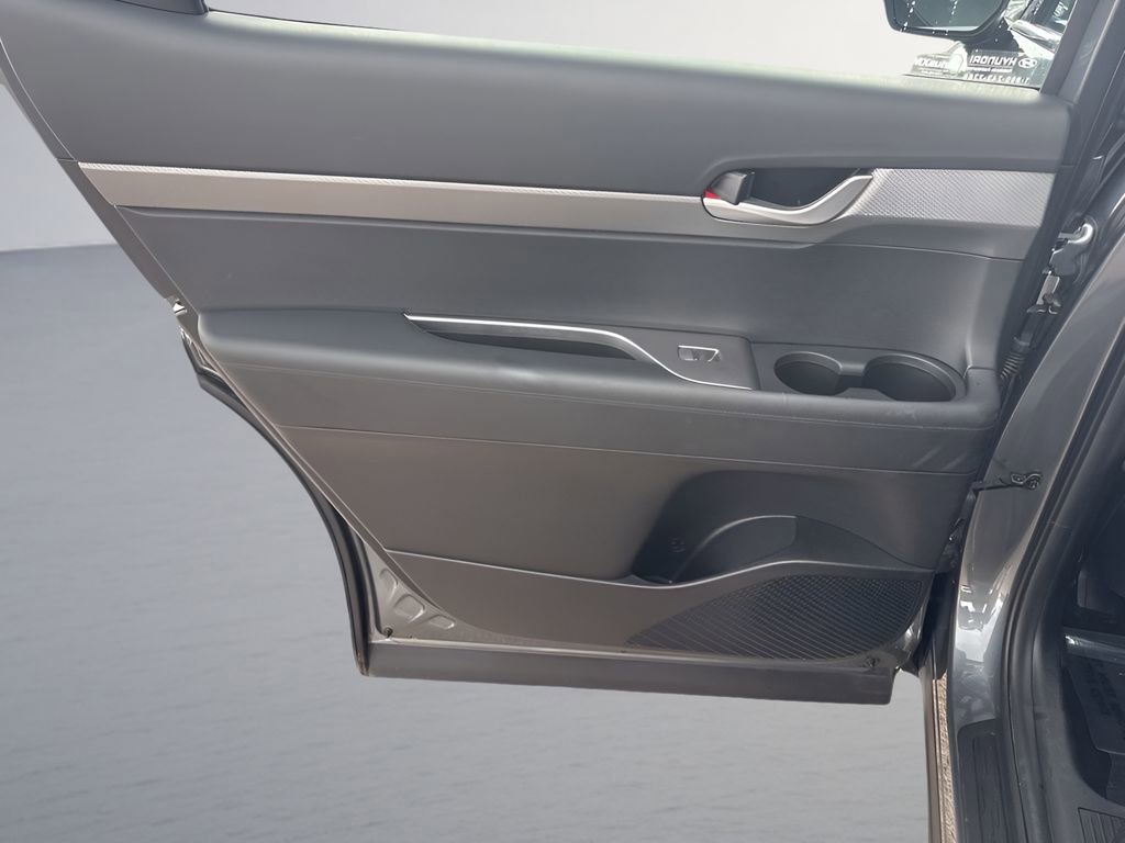 Used 2025 Hyundai Palisade SEL FWD image 13