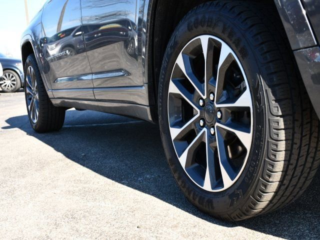 Used 2021 Jeep Grand Cherokee L Overland w/ Advanced Protech Group III image 9